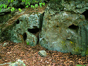 Pourous rock formations